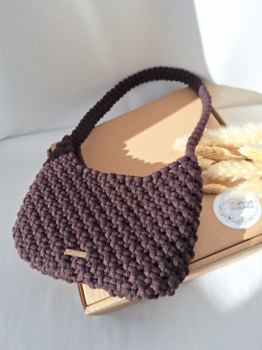 Torebka bagietka ze sznurka w kolorze czekoladowym makrama handmade