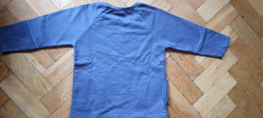 Granatowa bluza z kieszonkami 104