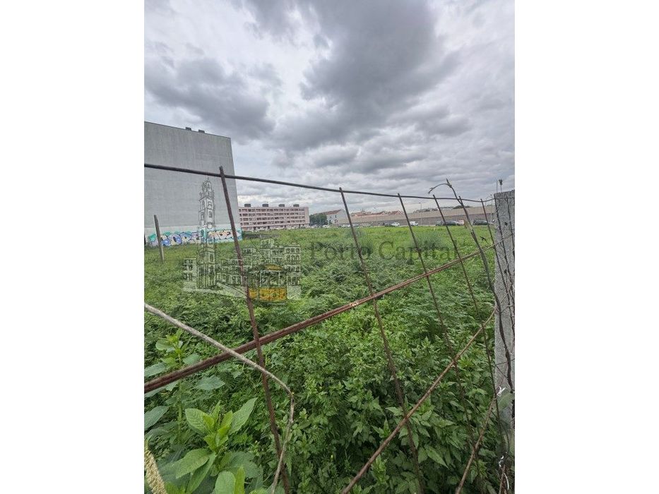 Terreno Urbano para Arrendamento em São Mamede de Infesta Com Mais ...