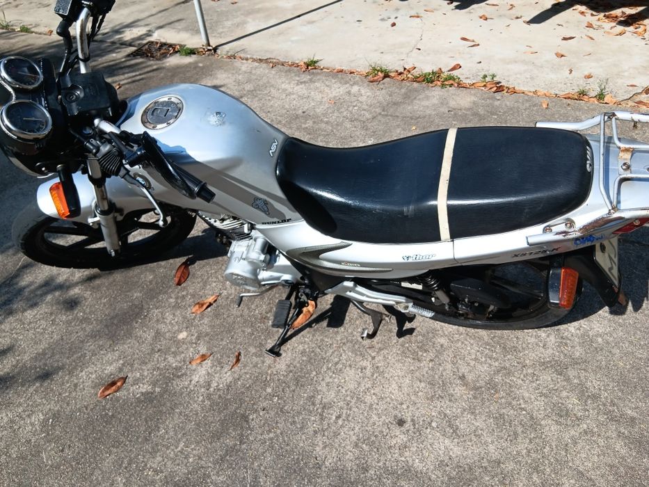 Moto Sym xs 125 en bom estado tudo a trabalhar