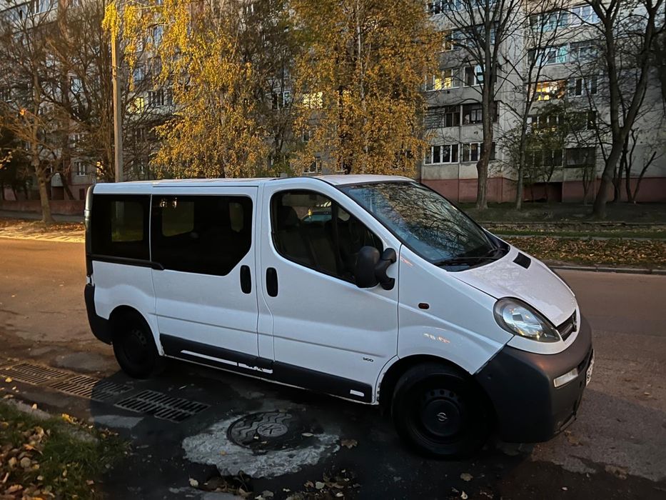 Продаж пасажирського буса Opel Vivaro 1.9 2006