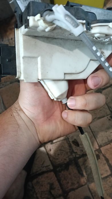 Замок дверей задня права пежо 301 psa 755054