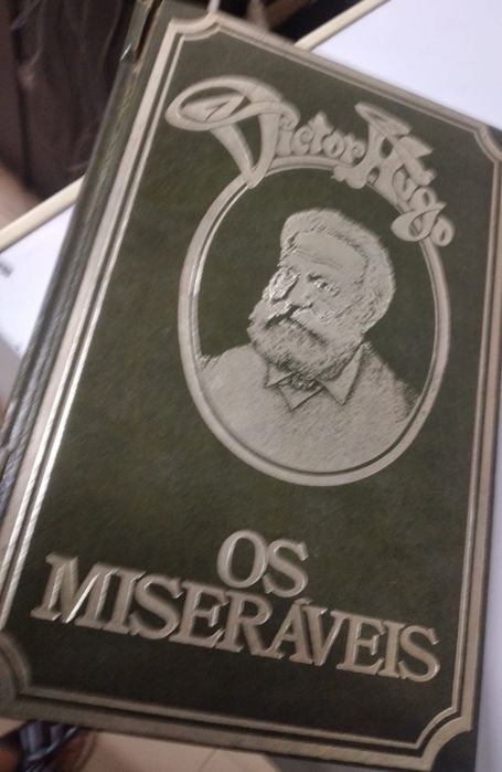 Livro Os Miseráveis de Vitor Hugo vl 1
