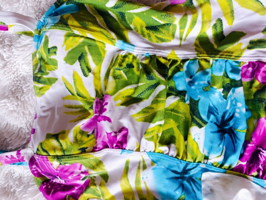 Яскравий суцільний Купальник