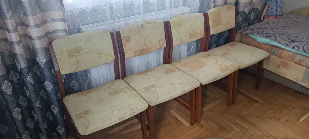 Продам 6 крісел в гарному стані