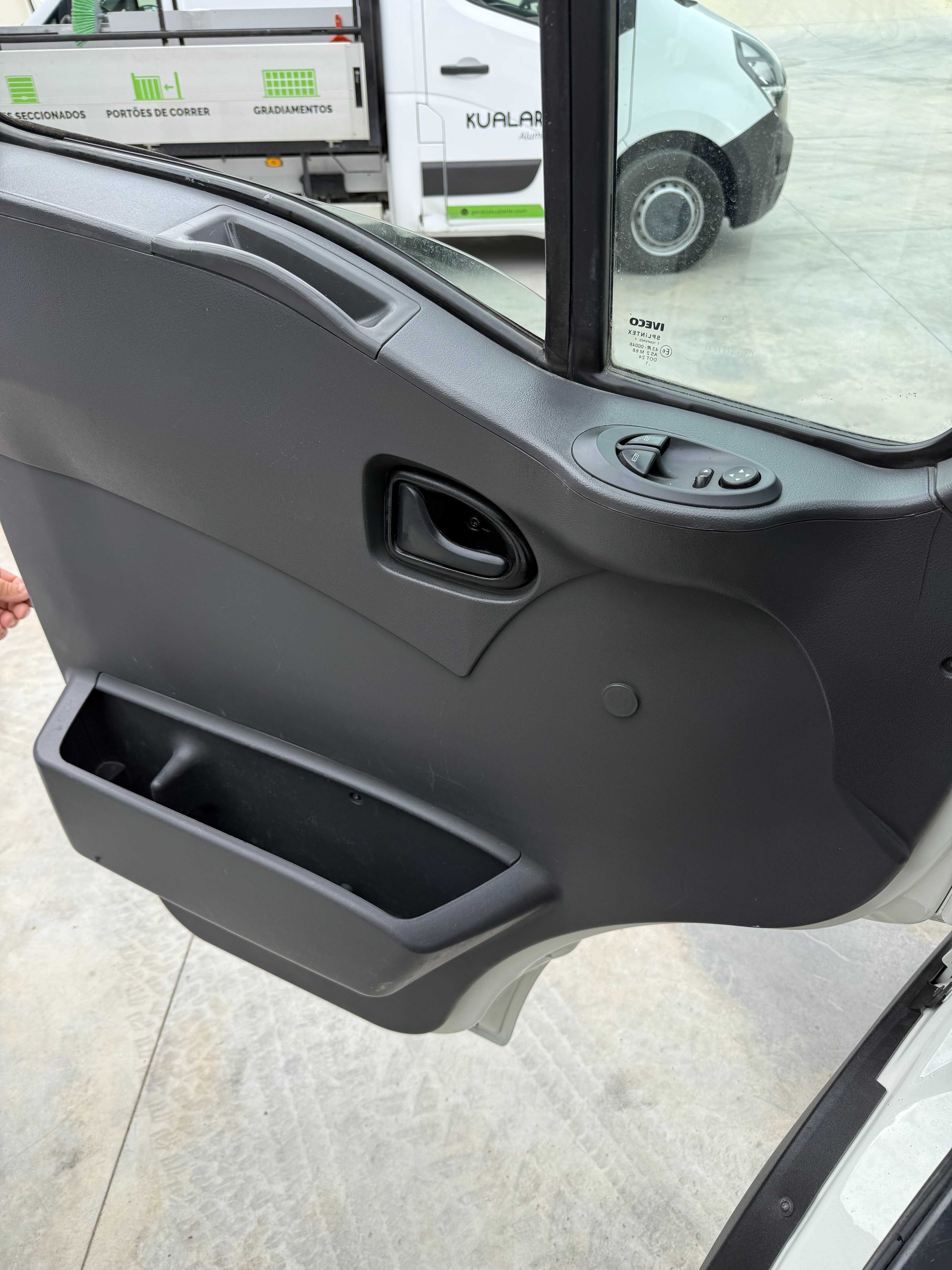 Iveco Daily 35c com báscula