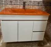 Móvel de Casa de Banho Branco com Lavatório