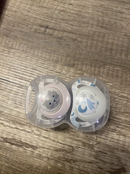 Продам фірмові пустушки NUK з Німеччини. Ціна 250грн( за 2 шт)