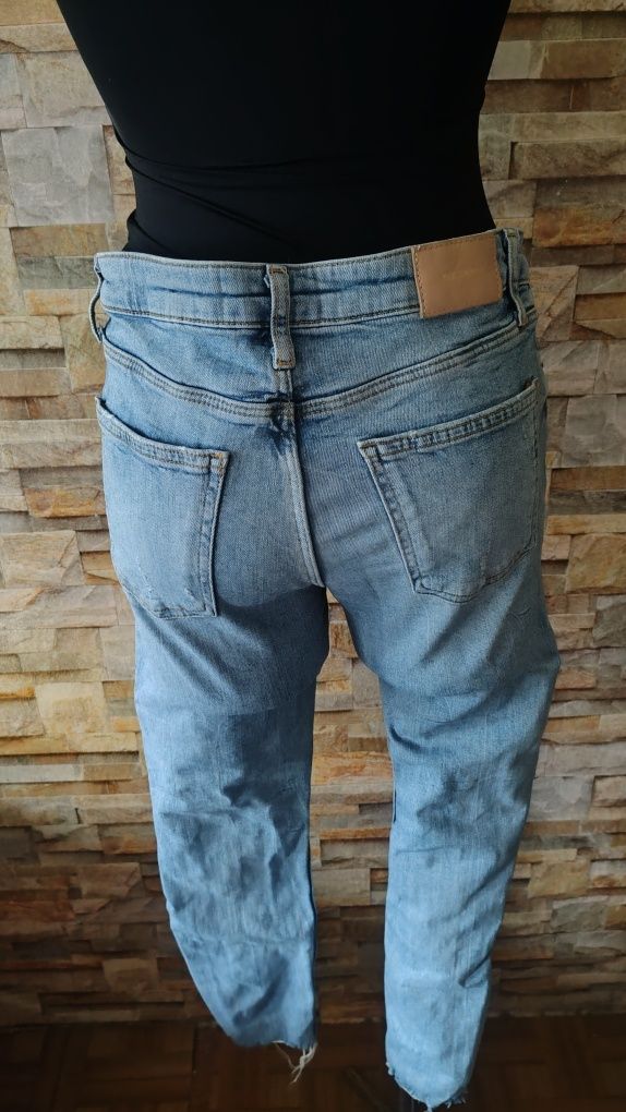 Spodnie jeans rurki przecierane rozmiar M . Zara