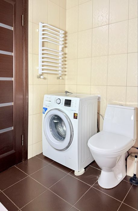 Продаж 2-ної квартири Виставка