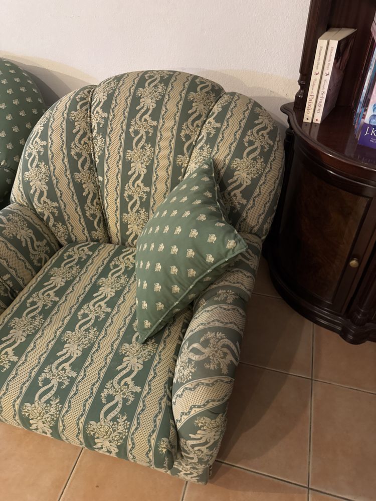 Poltrona, conjunto disponivel no perfil.