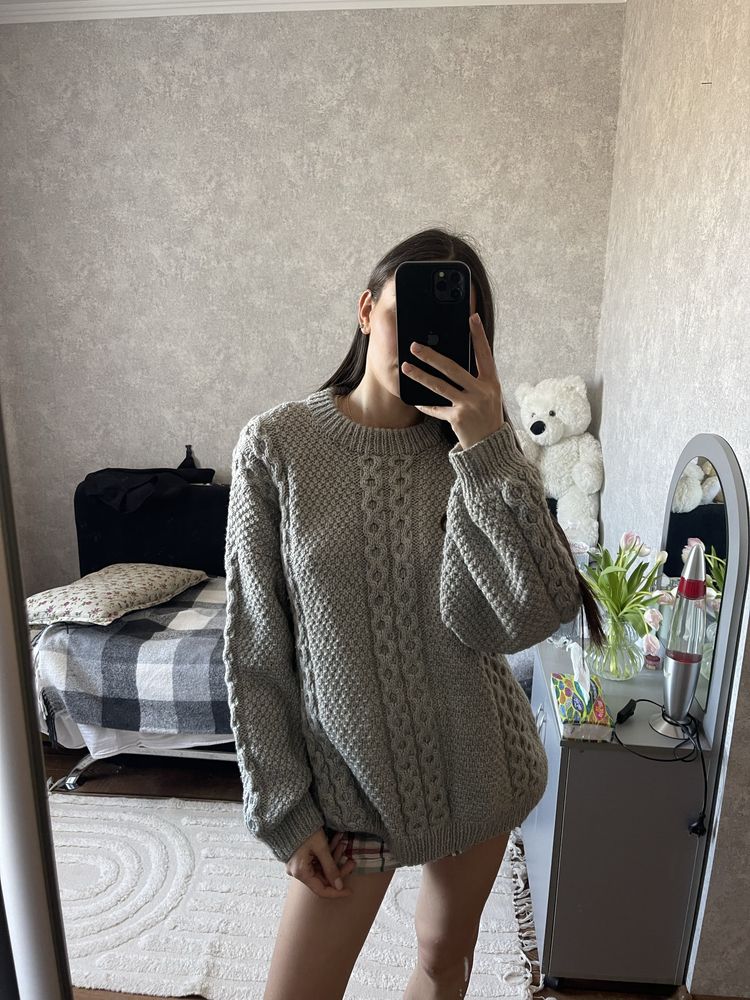 Светр oversize