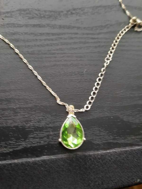 Naszyjnik z zielonym diamentem vintage
