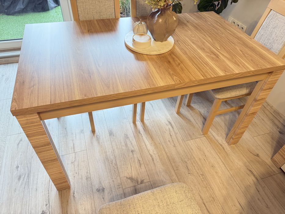 Stół jadalny rozkladany
