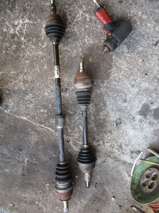 Opel Astra IV J Półoś półośka 1.6 116km a16xer 5-cio biegowa skrzynia