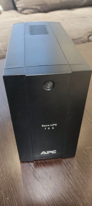 ИБП  APC Back-UPS 750 (BC750-RS)