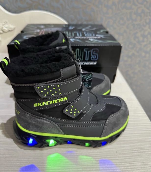 Skechers lights зимові розміри 23 24 25 26