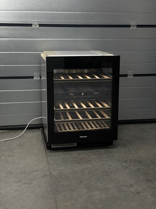 Винна шафа Miele KWT 6322 UG Винный шкаф Push2open ЯК НОВА Винник