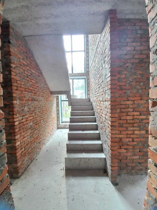 Коттедж 148 кв.м + ділянка 9,5 соток у с. Дмитрівка