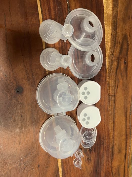 Laktator Momcozy S12 Pro, dwie muszle plus bogaty zestaw dodatkow