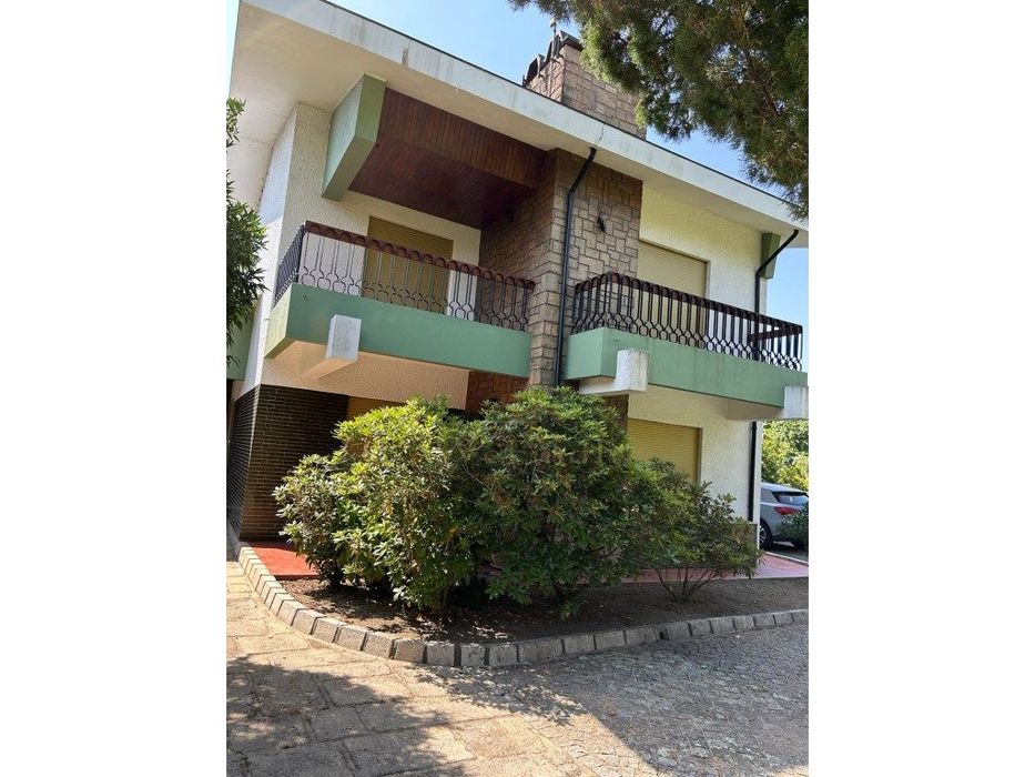 Moradia V4 Independente em Venda - Oportunidade Única!