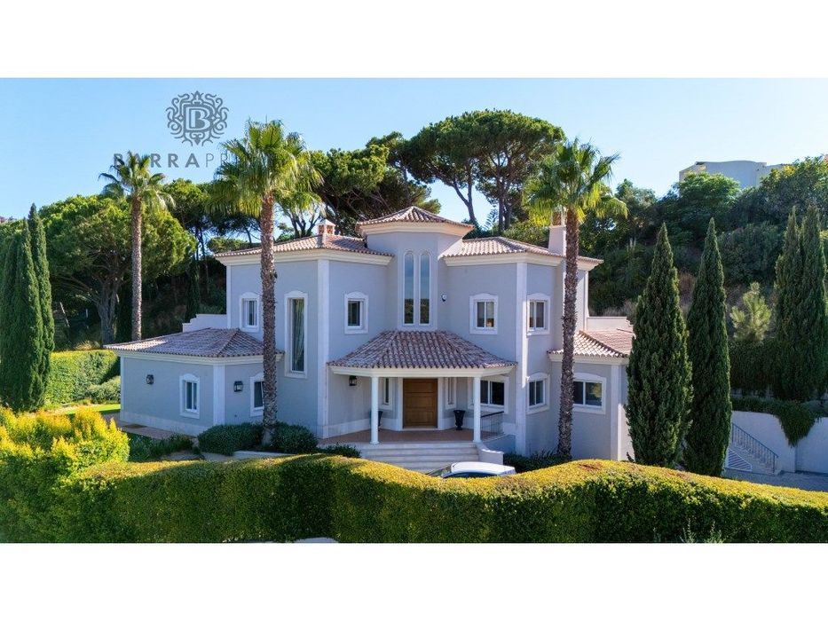 Casa DIGARDA: Elegância e Conforto para Arrendamento Anual na Quint...