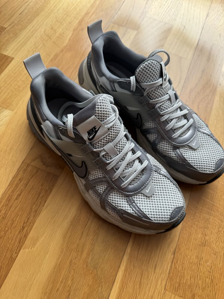 Прдам Nike v2 run