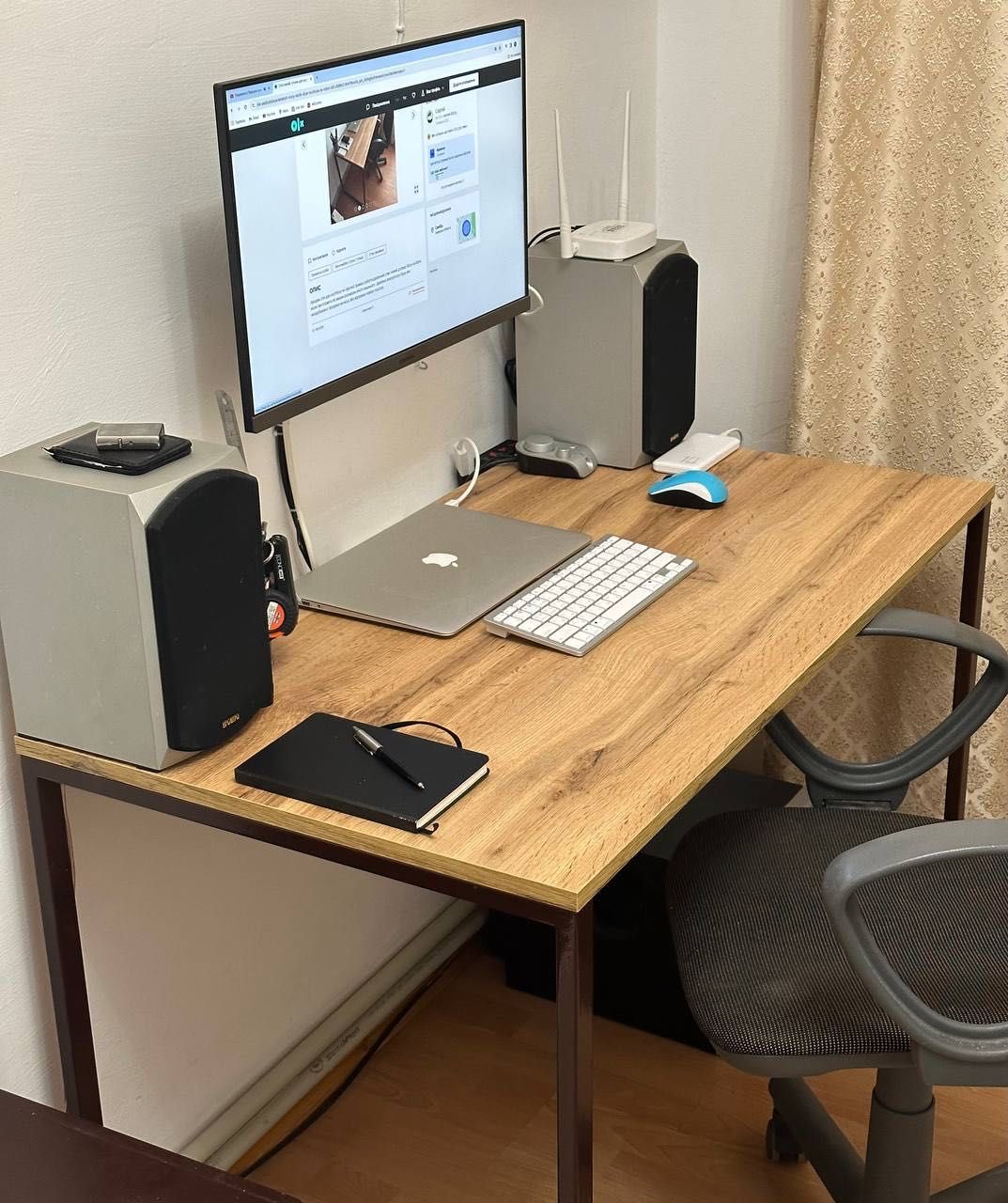 стіл новий, столик для ноутбука та роботи , loft