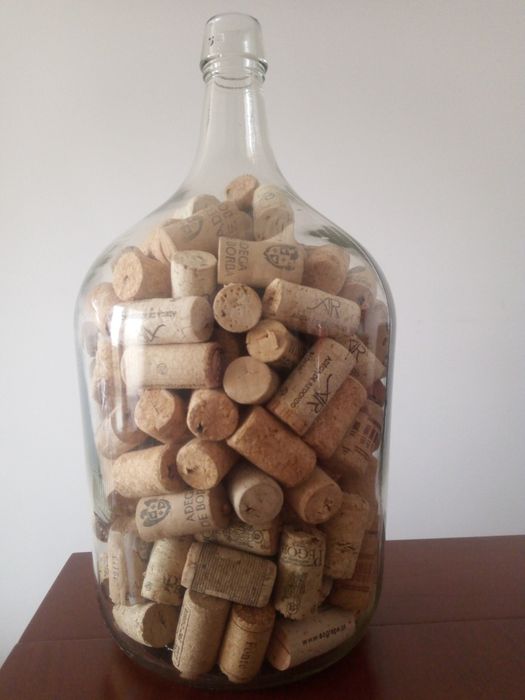 Garrafões antigos em vidro