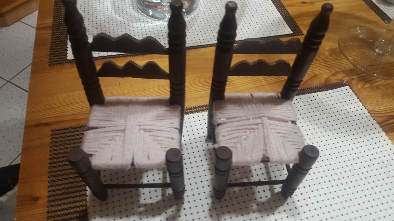 Krzesełka dla lalek