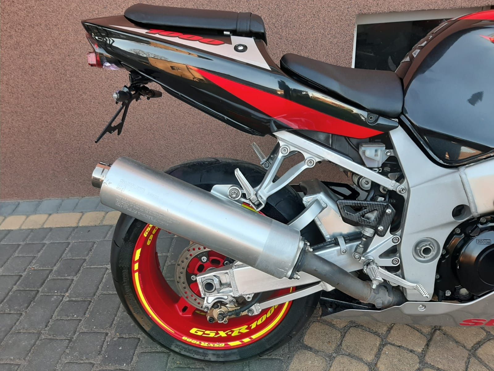 Suzuki GSXR 1000 K1 K2