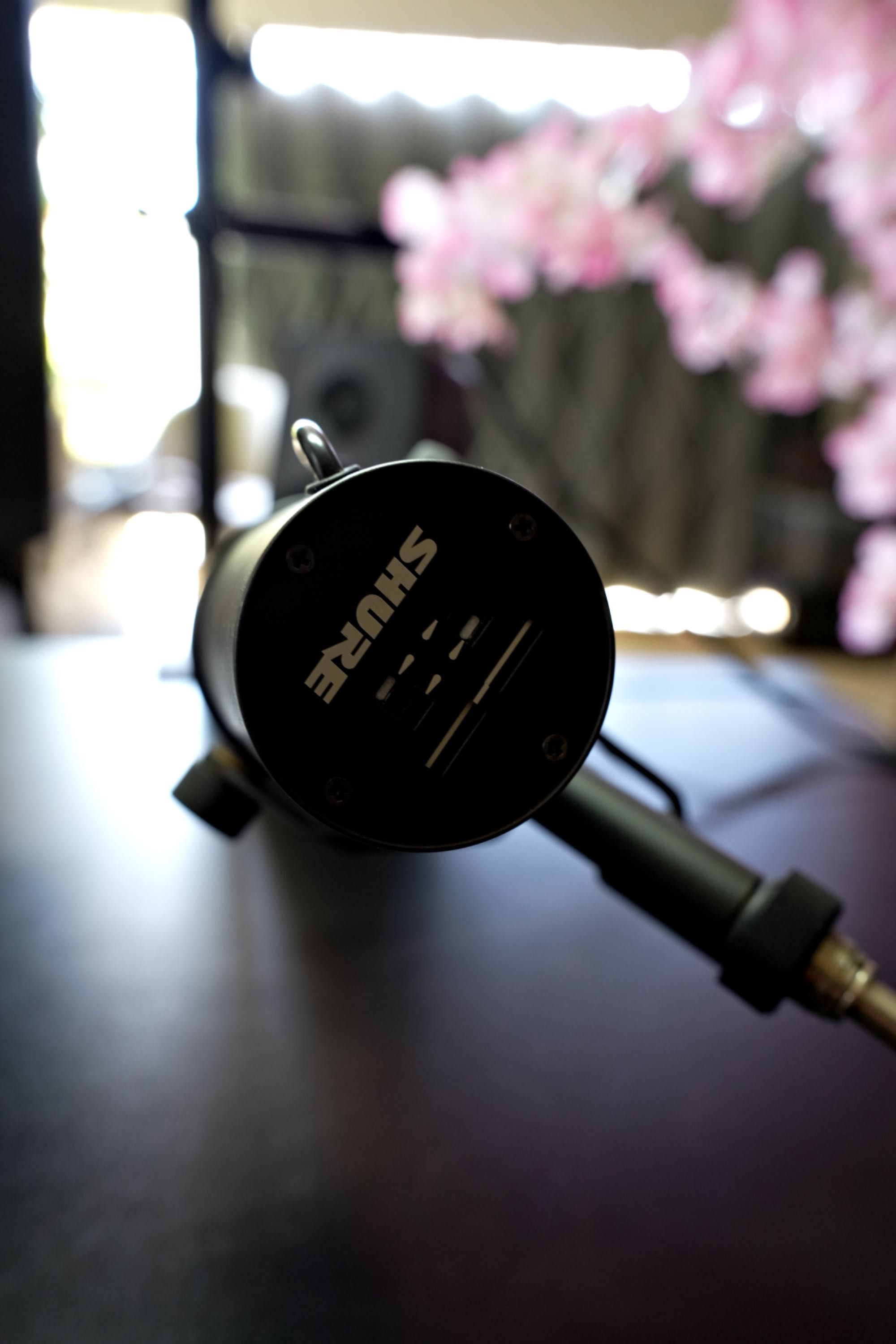 Shure SM7B — Microfone Profissional (Impecável, Como Novo)