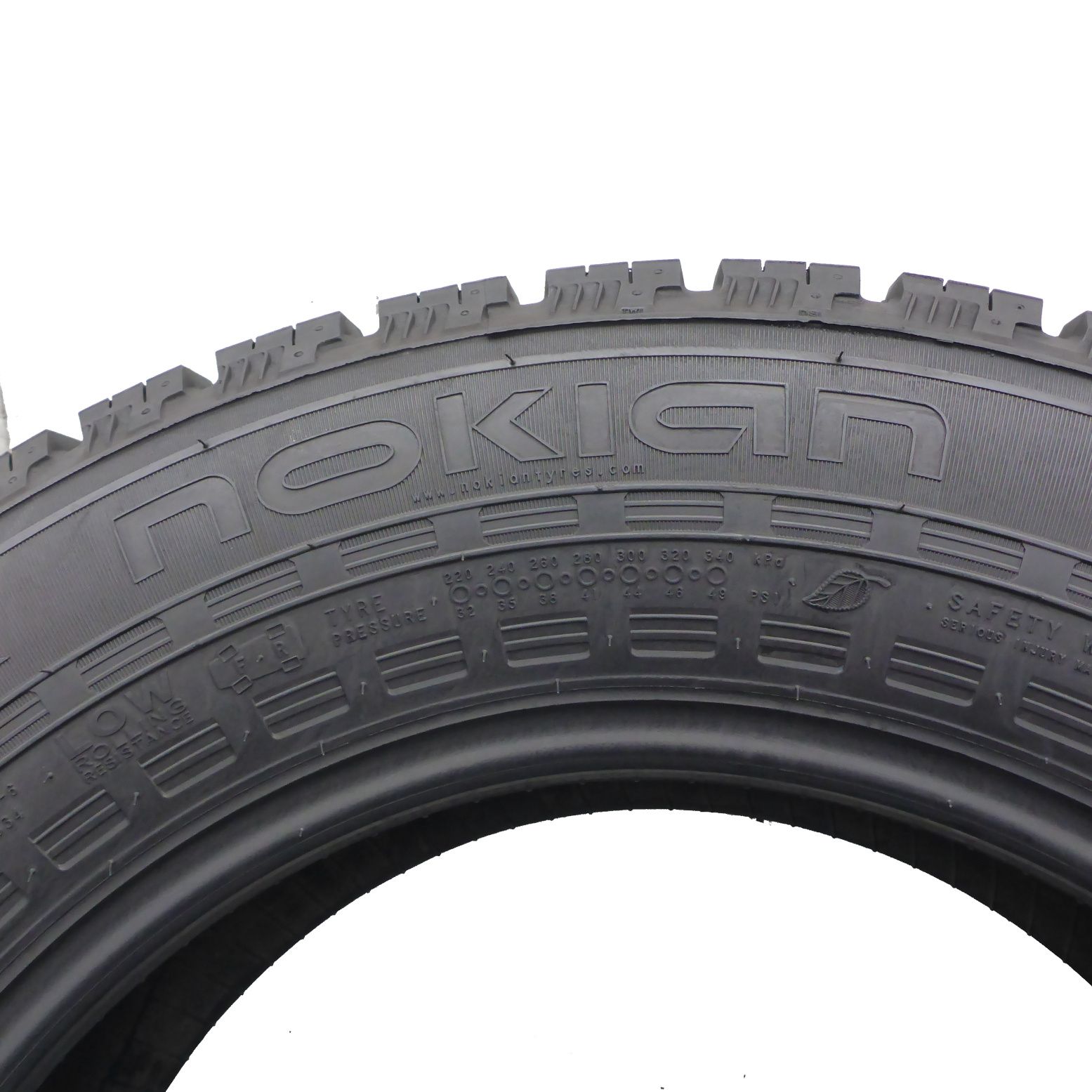 Opona 235/65/17 Nokian 235/65R17 108T XL Wielosezon 2015 Nieużywana