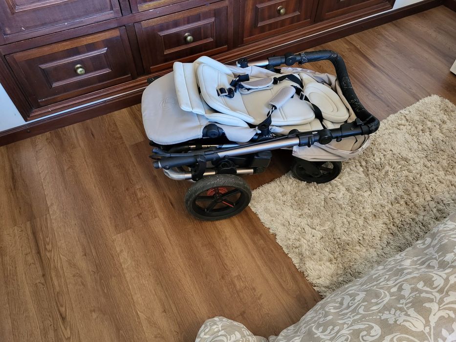 Conjunto duo Jané epic com cadeira Jané Matrix 2