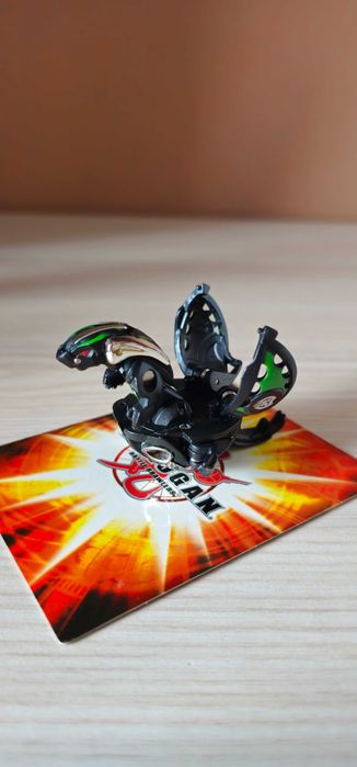 Bakugan darkus lumino dragonoid