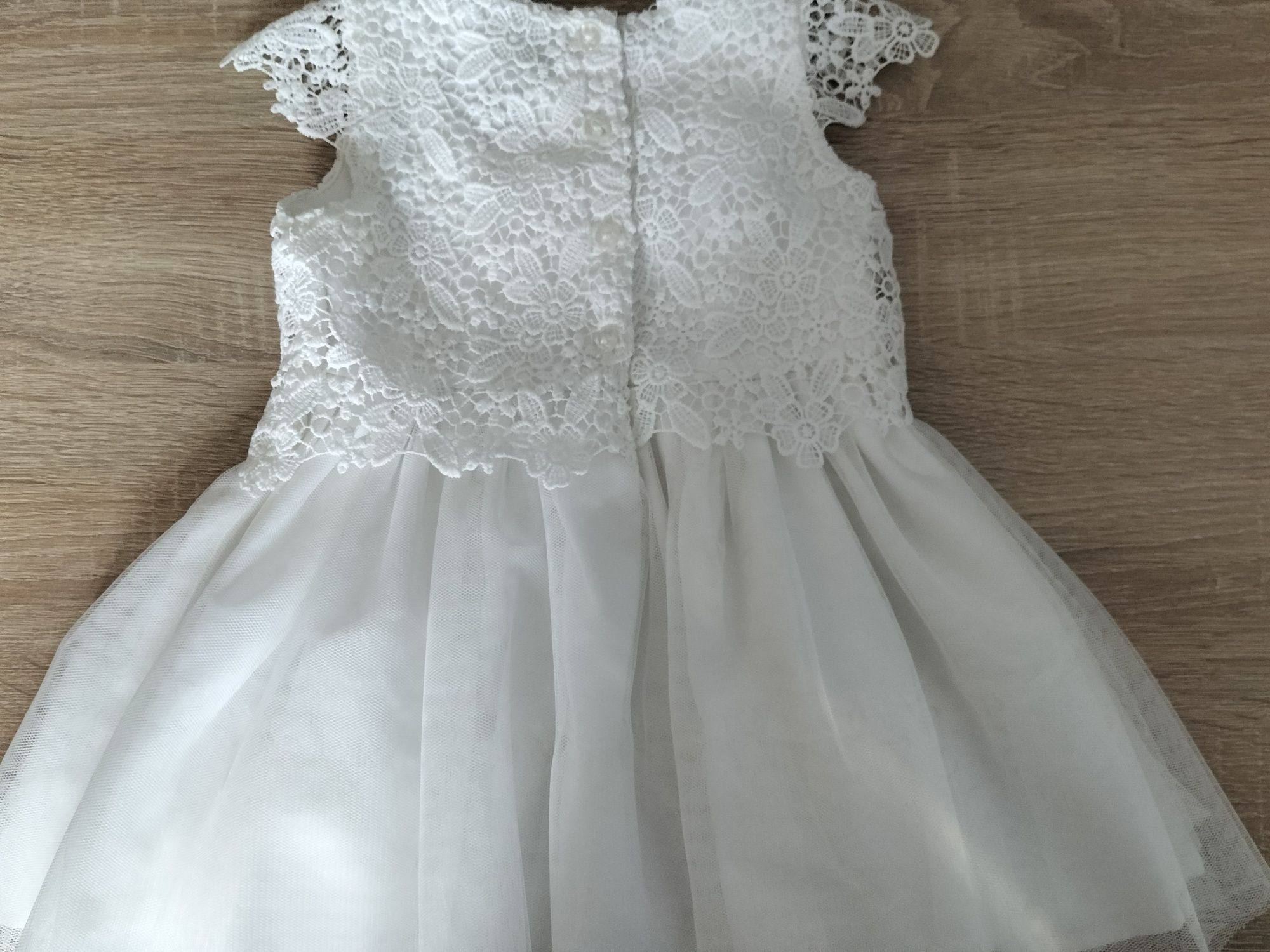 Sukienka biała na chrzciny