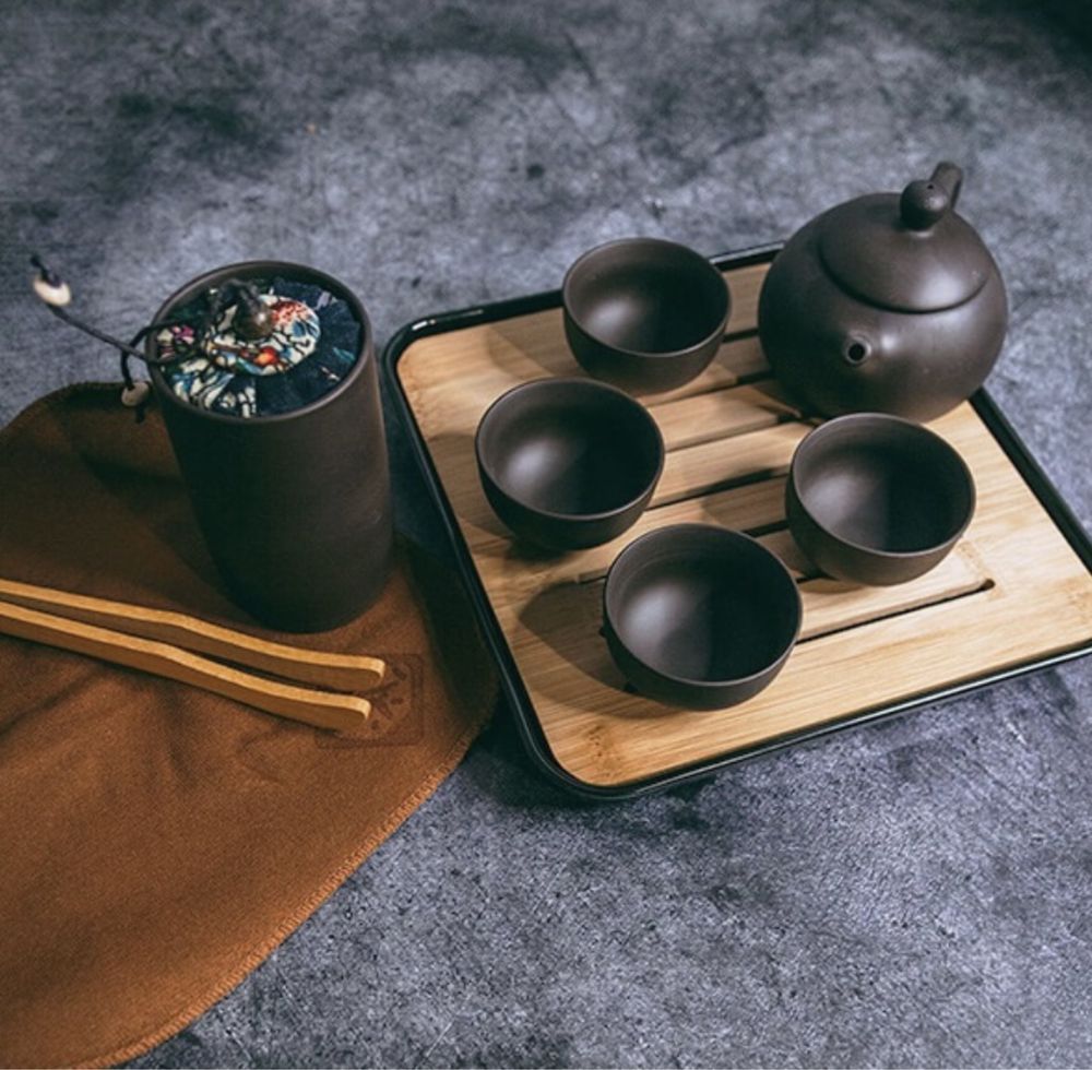 Набір для чайної церемонії дорожній в кейсі бежевого кольору