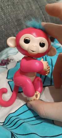 Інтерактивна ручна мавпка Fingerlings Happy Monkey Bella РОЗОВИЙ!