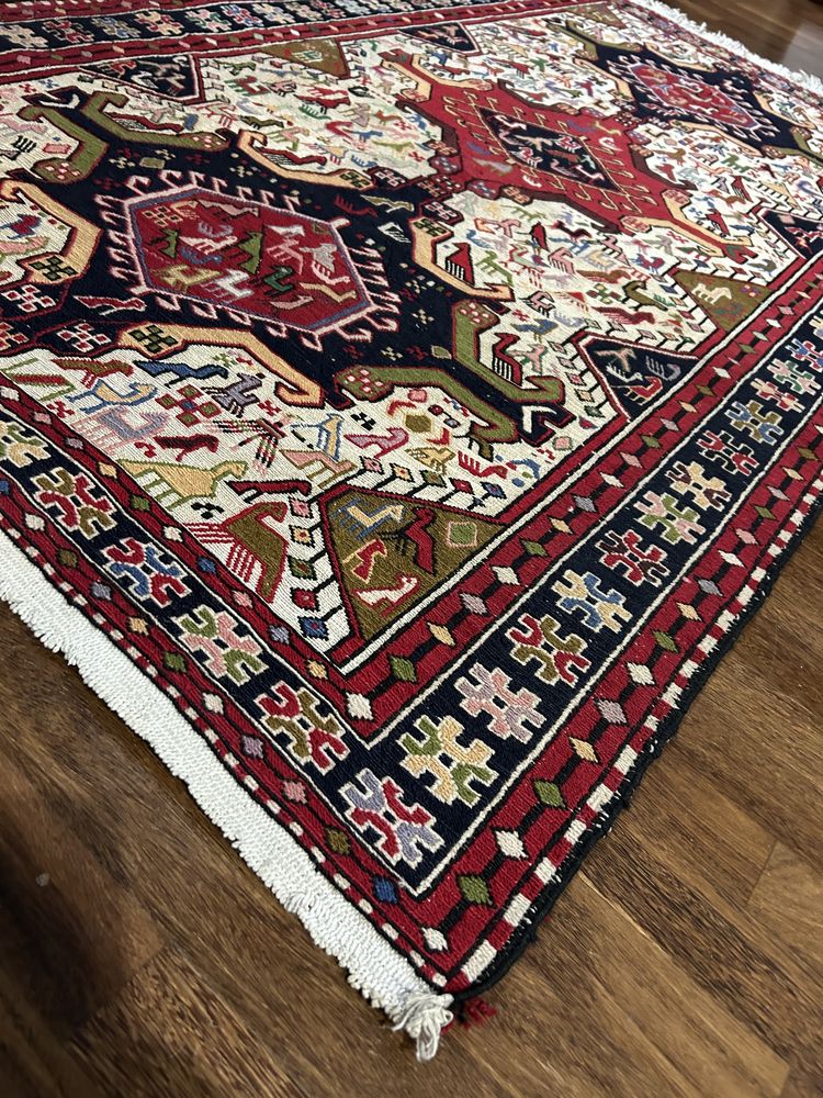 Tapete kilim Persa em pura lã feito à mao,original,centenario.208x115.