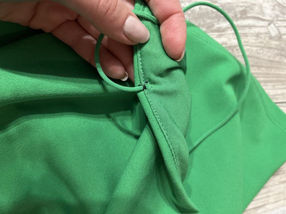 Sukienka zielona prosta obcisla h&m 38 M