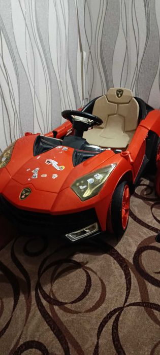 Продам детскую машинку