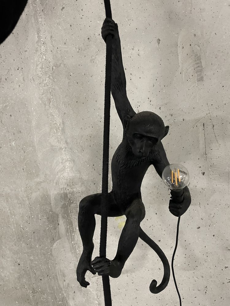 Lampa wisząca HANGING MONKEY 76,5 cm, z liną, czarny, Seletti
