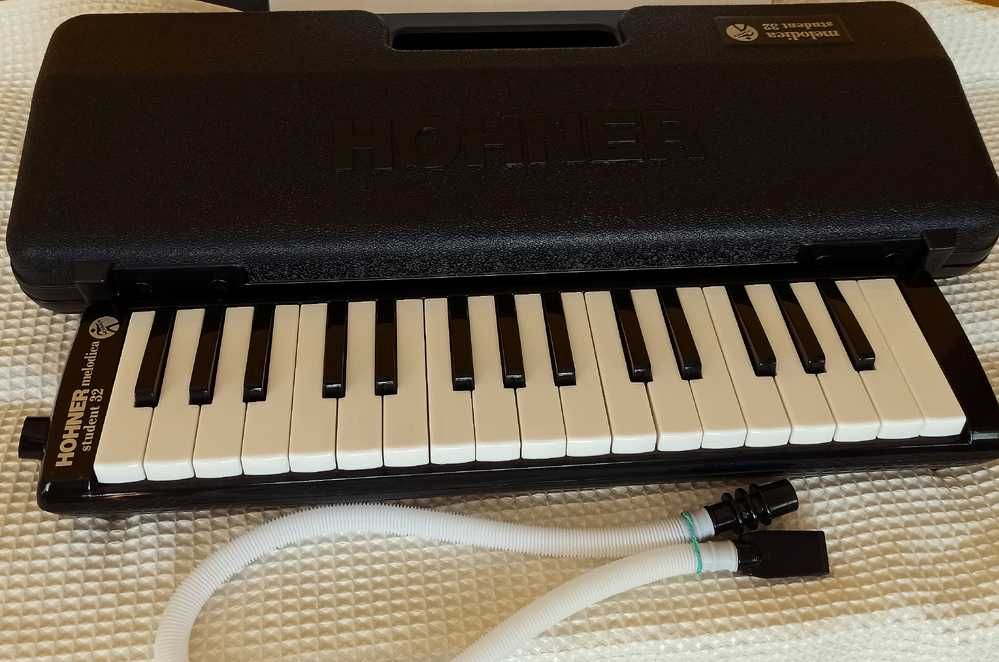 Sprzedam melodykę Hohner,Student 32.