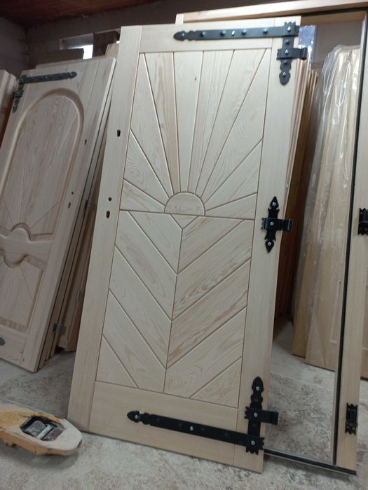 Drzwi drewniane zewnętrzne góralskie