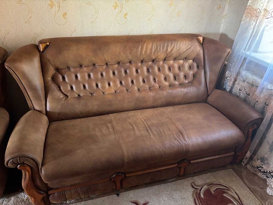 Диван та два кресла