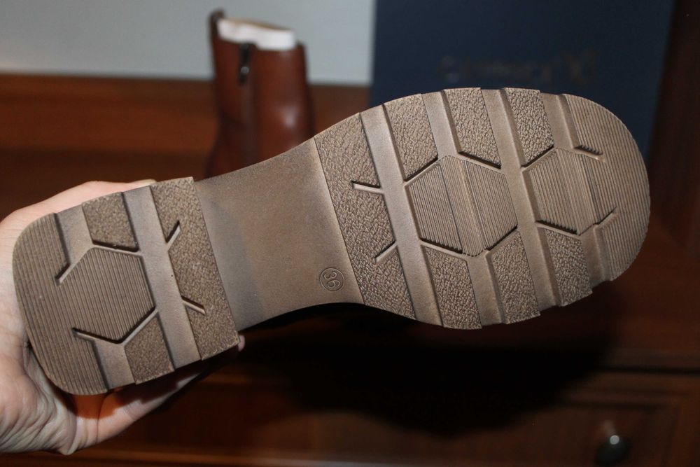 Шкіряні ботильйони, челсі Caprice 36 розмір