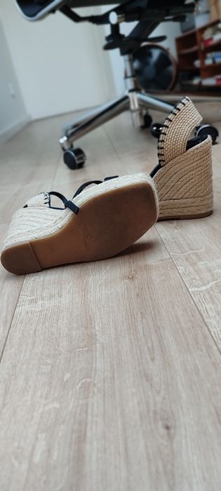 Sandálias de cunha ZARA tam 37