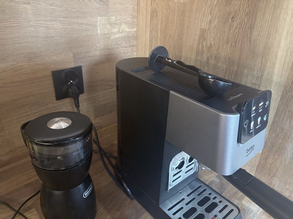 Ekspres kolbowy Beko CaffeExperto CEP5303B