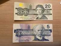 Duas notas dolares canadianos