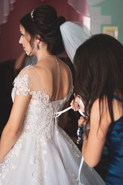 Весільна сукня..